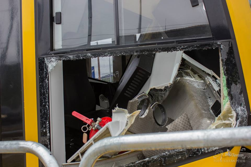 Illustration for article titled The World's Longest Tram Got A Bit Shorter After This Crash